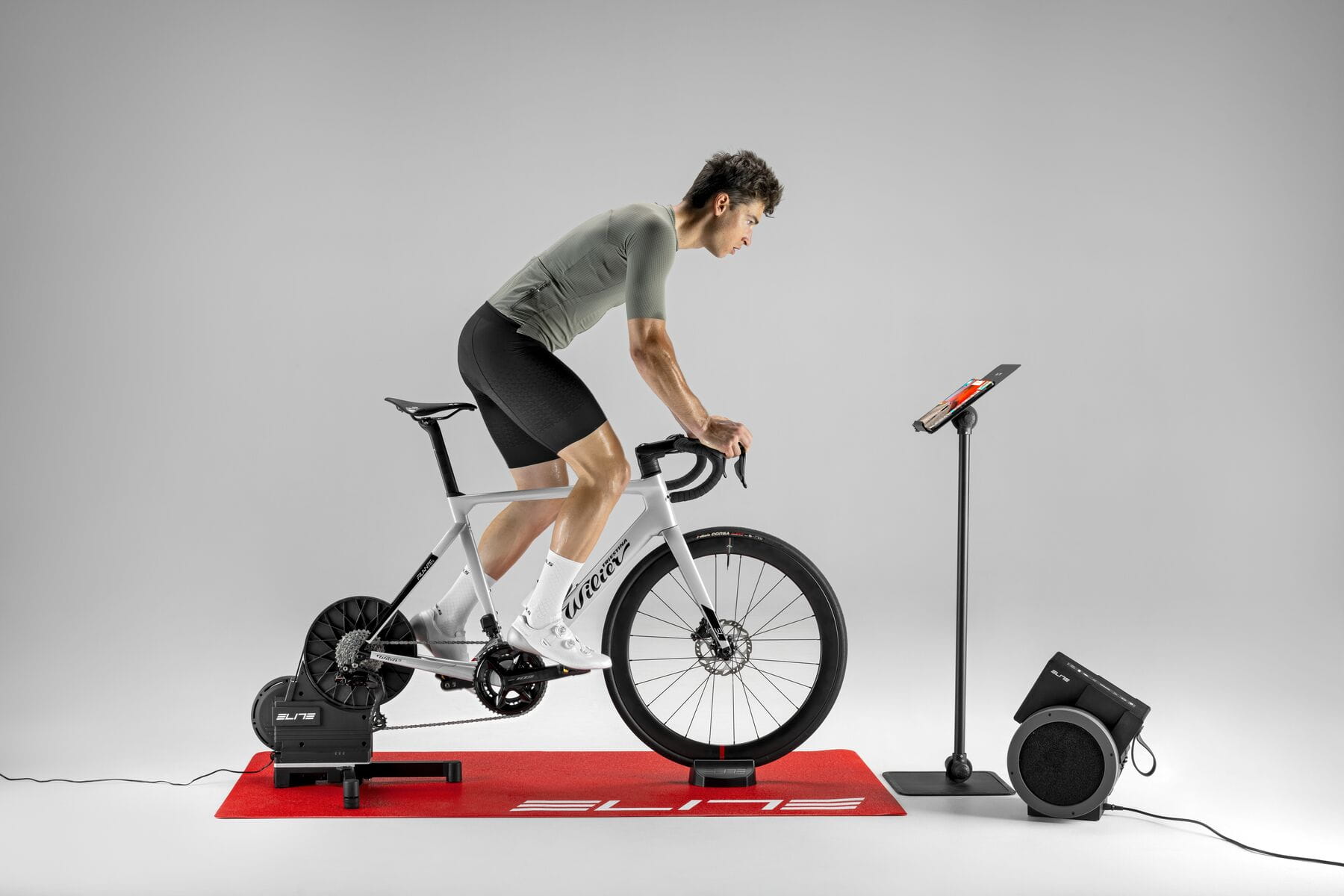 Avanti direct drive FE-C mag trainer with OTS power and Wi-Fi 6 Avanti direct drive FE-C mag trainer with OTS power and Wi-Fi - Image 4